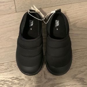 Zara Kids size 9.5 Black Shoes